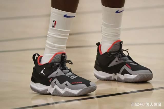 杜兰特11分太阳负雄鹿 阿德巴约三分绝杀活塞